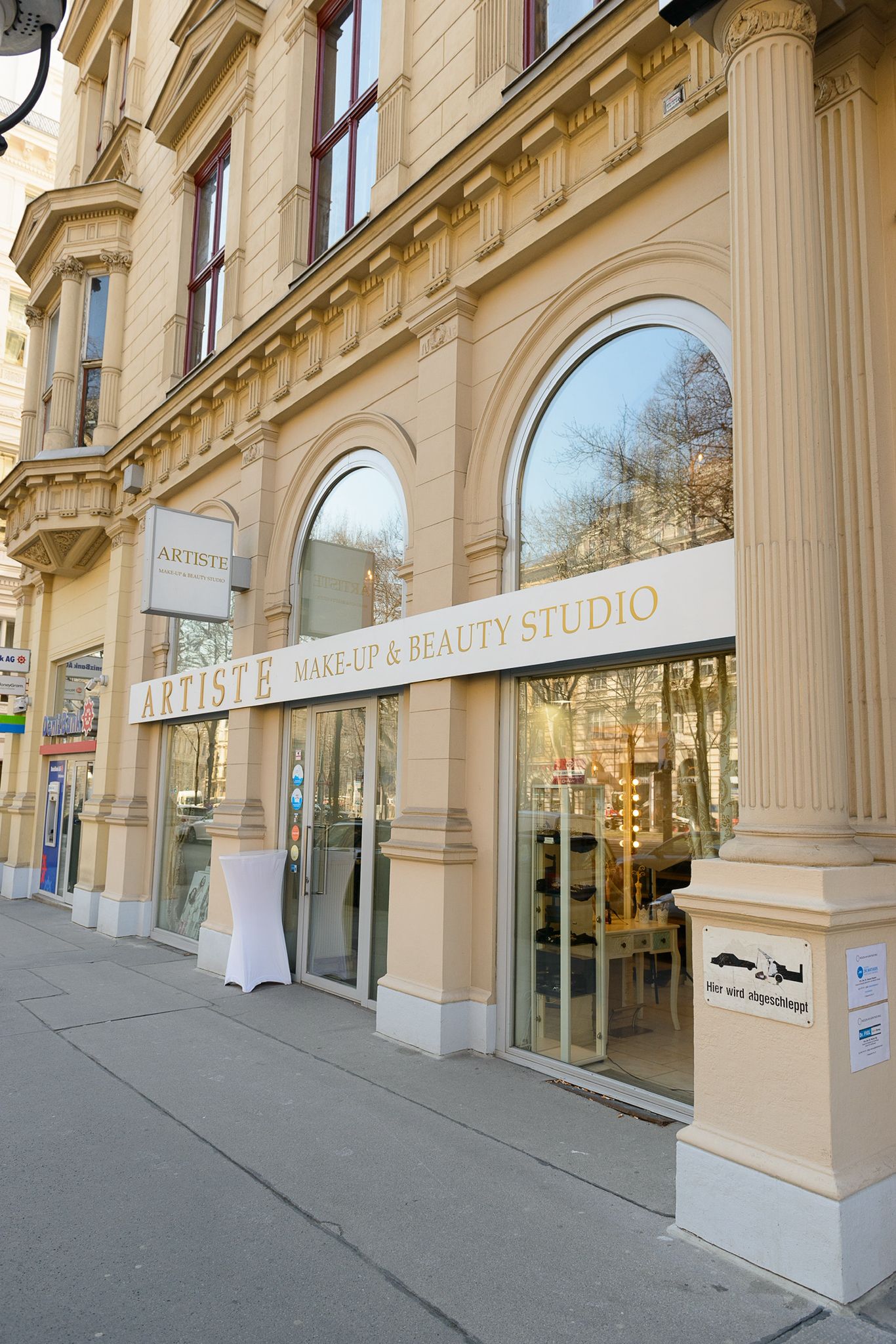 ARTISTE Make-up & Beauty Studio
